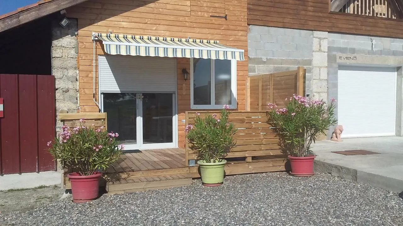 Vue Pyrenees Chez Pascal Et Caroline Apartman Les Tourreilles 0*,  Franciaország